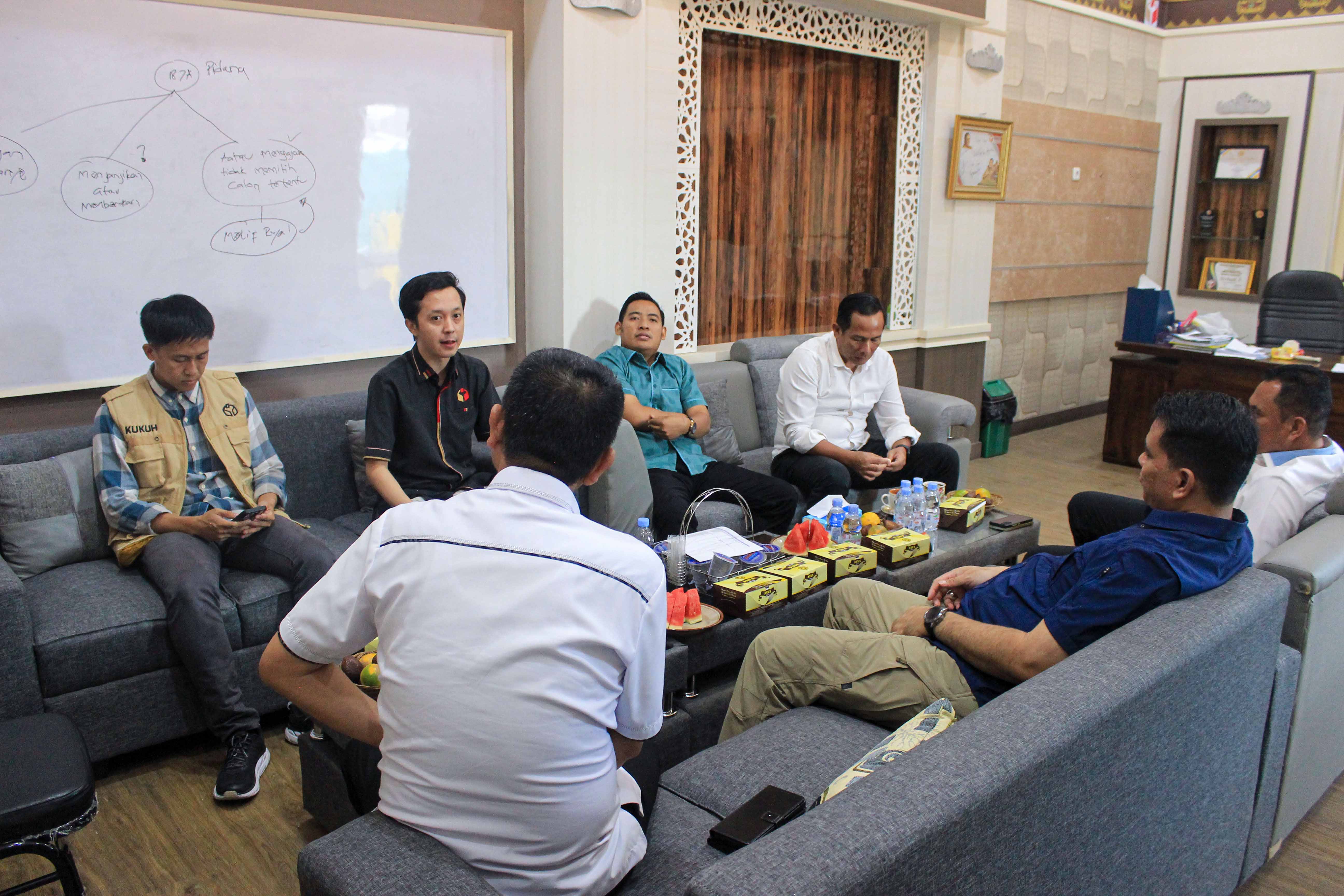 Bawaslu Pesawaran Terima Kunjungan Polda Lampung, Perkuat Sinergi Pengawasan PSU