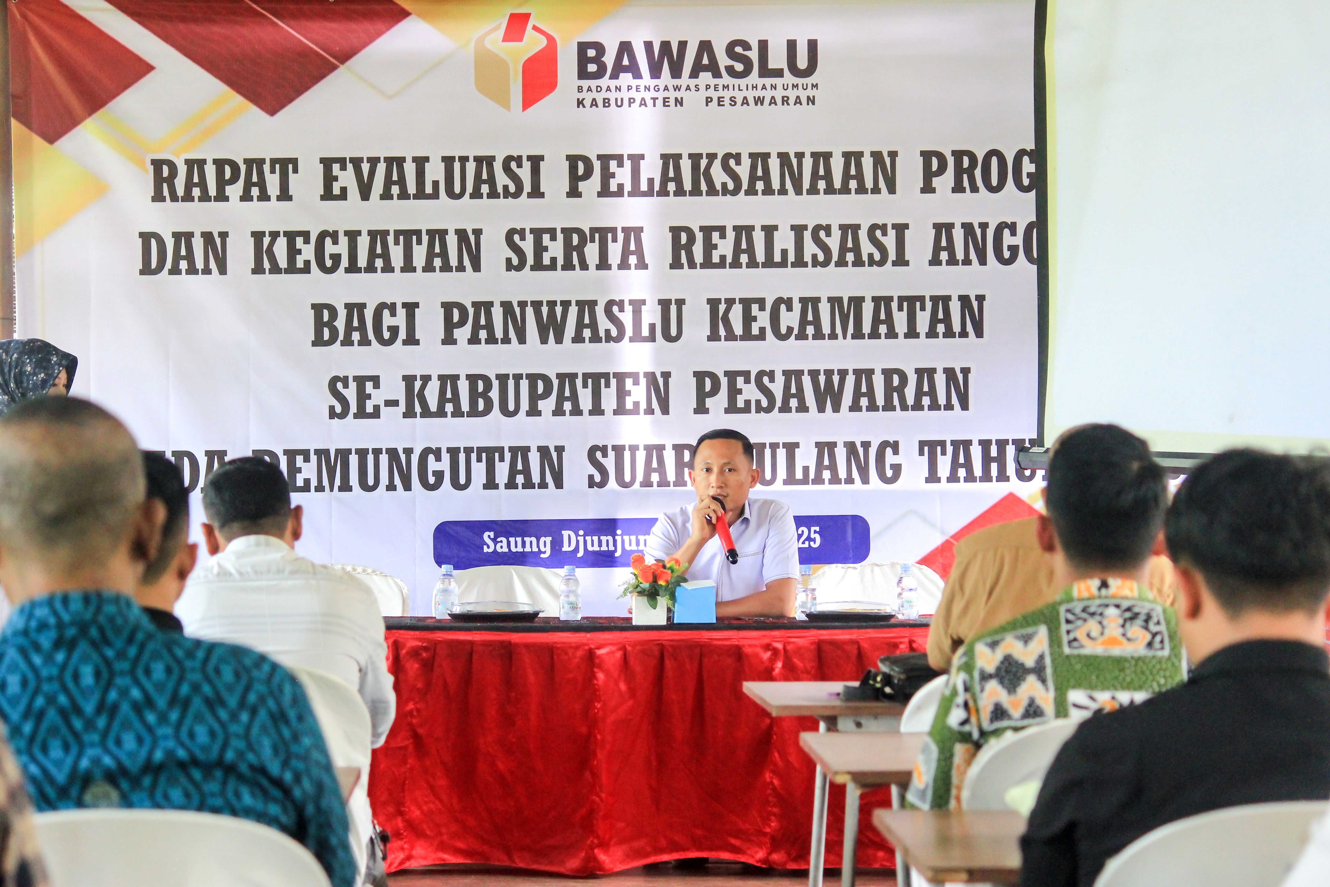Bawaslu Pesawaran Gelar Rapat Evaluasi Program, Kegiatan dan Anggaran Panwaslu Kecamatan Pasca PSU Pilkada 2025