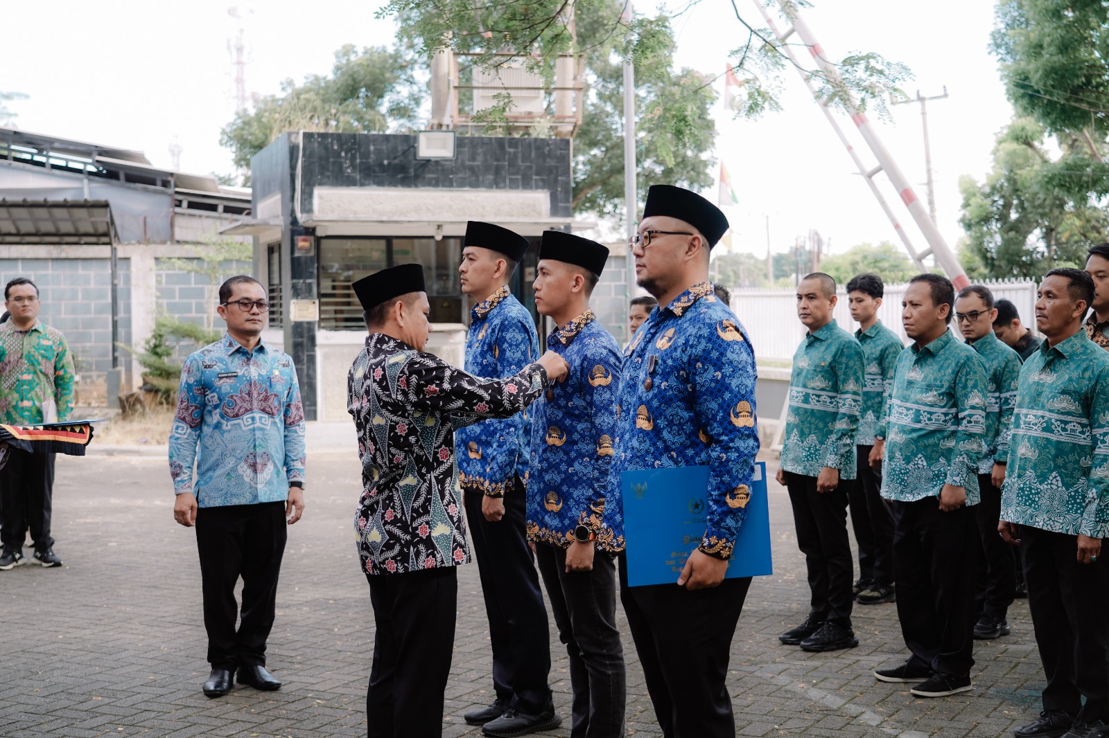 Kepala Sekretariat Bawaslu Pesawaran Kukuh Julian Raih Satyalancana Karya Satya X Tahun