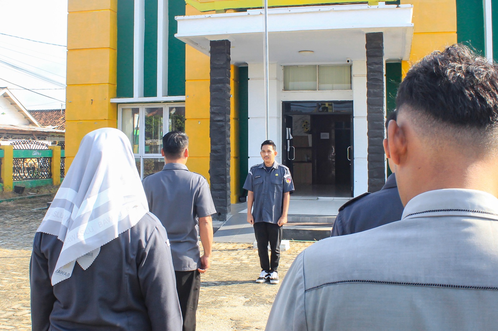 Mantapkan Komitmen Kerja, Bawaslu Kabupaten Pesawaran Gelar Apel Pagi