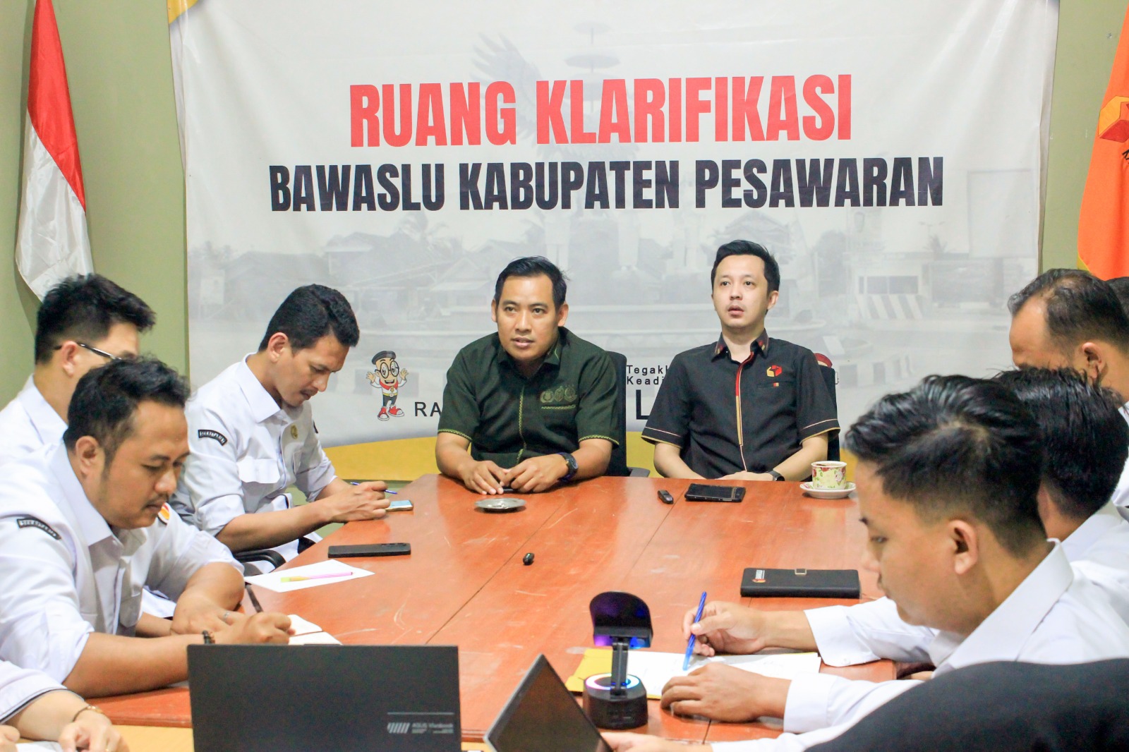 Bawaslu Kabupaten Pesawaran Matangkan Kinerja Pengawasan Melalui Rapat Evaluasi Program dan Koordinasi Internal