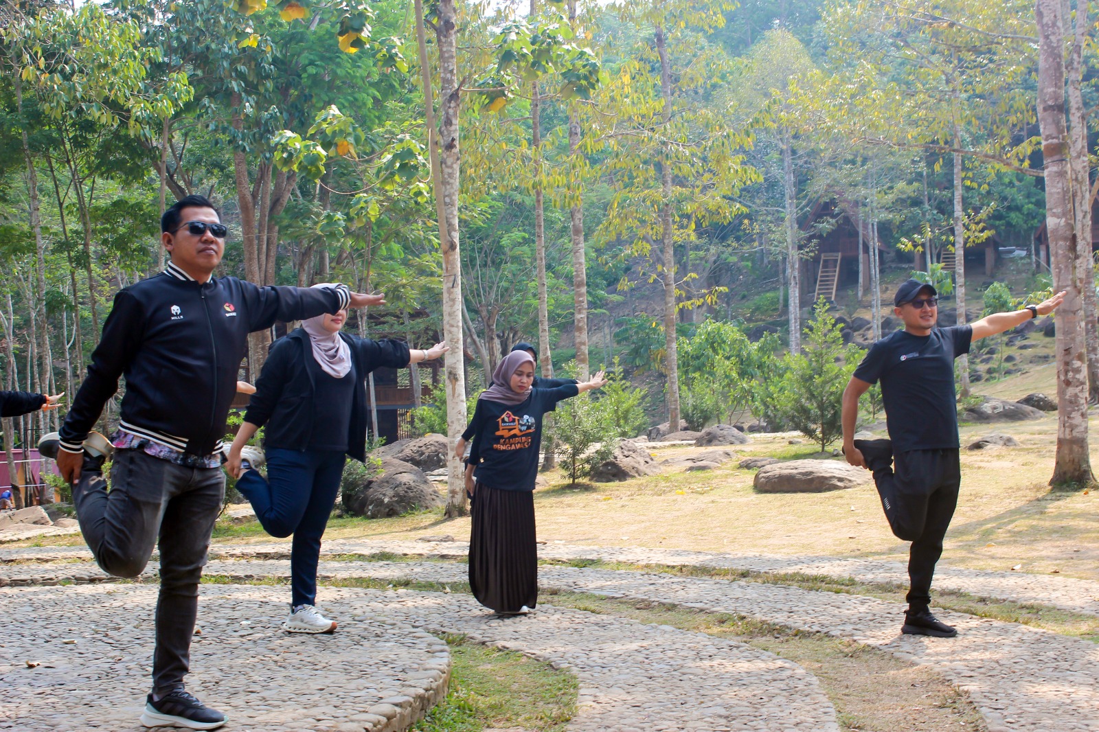 Senam Pagi, Bawaslu Kabupaten Pesawaran Bangun Energi Positif dan Semangat Kebersamaan