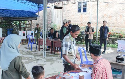 Bawaslu Pesawaran Tinjau Pelaksanaan Pemungutan Suara di TPS di Kecamatan Tegineneng dan Gedong Tataan