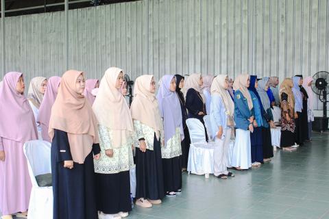 Bawaslu Kabupaten Pesawaran menggelar kegiatan sosialisasi pengawasan partisipatif bersama kelompok perempuan di Saung Djunjungan’s, Pesawaran, Minggu (4/5).