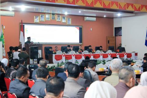 Bawaslu Kabupaten Pesawaran Hadiri Rapat Paripurna Pengesahan Pasangan Calon Terpilih PSU Pilkada 2025