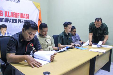 Bawaslu Pesawaran Terima Permohonan Penyelesaian Sengketa Tahapan Pencalonan dari Partai Demokrat