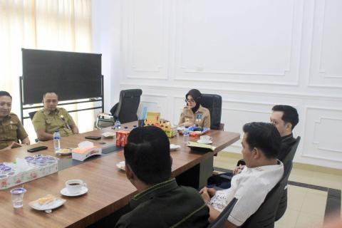 Perkuat Silaturahmi Kelembagaan, Bawaslu Pesawaran Audiensi dengan Bupati Pesawaran