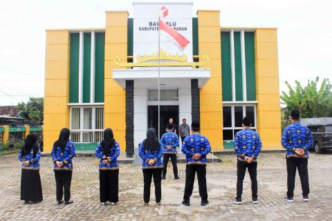 Bawaslu Kabupaten Pesawaran Gelar Upacara Peringati Hari Pahlawan Nasional 2025