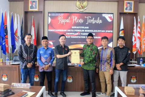 Bawaslu Kabupaten Pesawaran Sampaikan Saran Perbaikan 8 Pemilih TMS dalam Rapat Pleno PDPB Triwulan I 2026