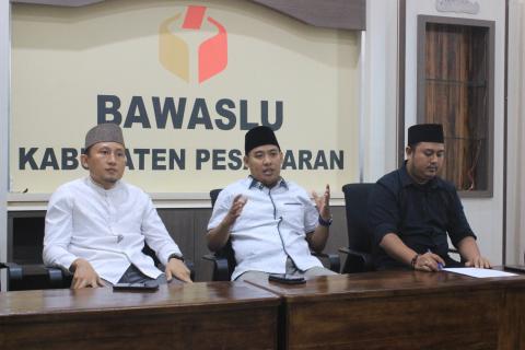 Ngabuburit Pengawasan, Bawaslu Pesawaran Jadikan Ruang Edukasi Demokrasi di Bulan Ramadan
