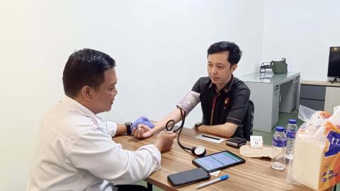 Maknai HUT Bawaslu ke-18, Bawaslu Kabupaten Pesawaran Ikut Aksi Donor Darah