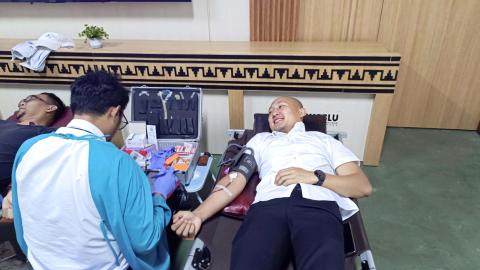 Maknai HUT Bawaslu ke-18, Bawaslu Kabupaten Pesawaran Ikut Aksi Donor Darah