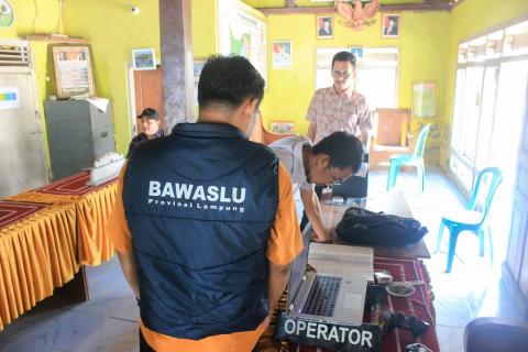 Pastikan Kesesuaian Data Pemilih, Bawaslu Kabupaten Pesawaran Lakukan Uji Petik di Kecamatan Way Lima