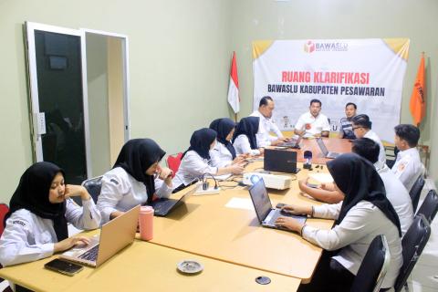 Perkuat Koordinasi dan Evaluasi Kinerja, Bawaslu Kabupaten Pesawaran Gelar Rapat Mingguan