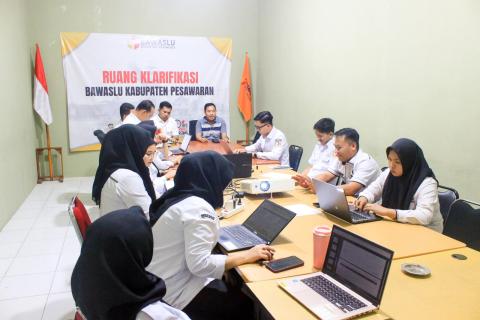 Perkuat Koordinasi dan Evaluasi Kinerja, Bawaslu Kabupaten Pesawaran Gelar Rapat Mingguan