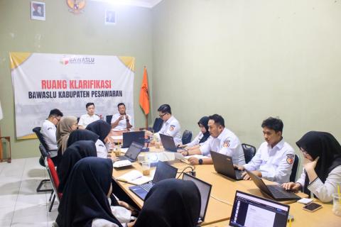 Evaluasi Kinerja Mingguan, Bawaslu Kabupaten Pesawaran Perkuat Profesionalisme dan Integritas Pengawasan