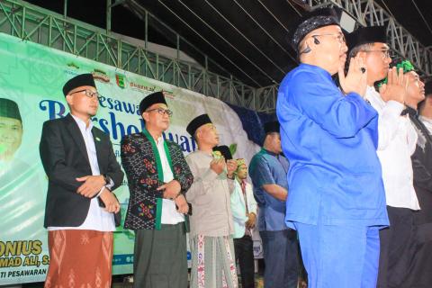 Pesawaran Bersholawat, Pajril Fatra Tekankan Nilai Persaudaraan dalam Kehidupan Demokrasi