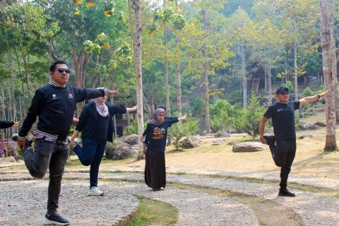 Senam Pagi, Bawaslu Kabupaten Pesawaran Bangun Energi Positif dan Semangat Kebersamaan