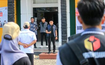 Apel Siaga Pengawasan menjelang pelaksanaan Pemungutan Suara Ulang (PSU) Pemilihan Bupati dan Wakil Bupati Pesawaran Tahun 2025, di halaman Sekretariat Bawaslu Kabupaten Pesawaran, Rabu (21/5).