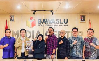 Bawaslu Pesawaran Serahkan Laporan Kinerja Kehumasan ke Bawaslu RI Sebagai Bentuk Tanggung Jawab Publik