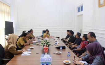 Perkuat Silaturahmi Kelembagaan, Bawaslu Pesawaran Audiensi dengan Bupati Pesawaran