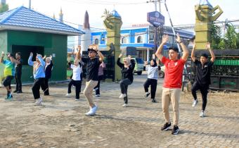 Program Jum’at Sehati, Bawaslu Kabupaten Pesawaran Perkuat Kebugaran dan Kebersamaan Jajaran